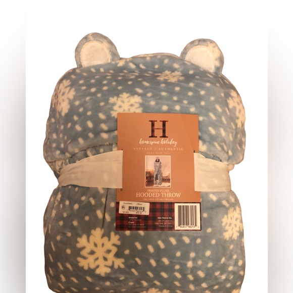 Vintage Snowflake Hooded Throw - Picture 2 of 4